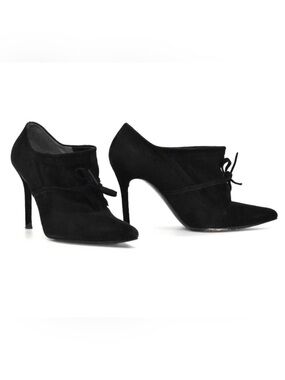 Stuart Weitzman Aohki Black Suede Bow Heels, size 7